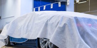 LEGO builds Bugatti Chiron from 1 000 000+ LEGO bricks