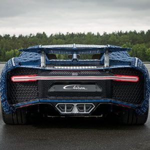 LEGO Builds Bugatti Chiron (2)