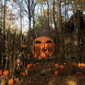 creative-scary-halloween-decorations (7)