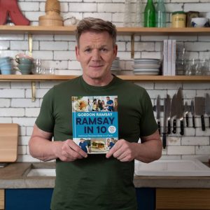 7-celebrities-with-weird-unusual-hobbies.4-1