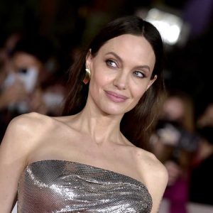 7-celebrities-with-weird-unusual-hobbies.4